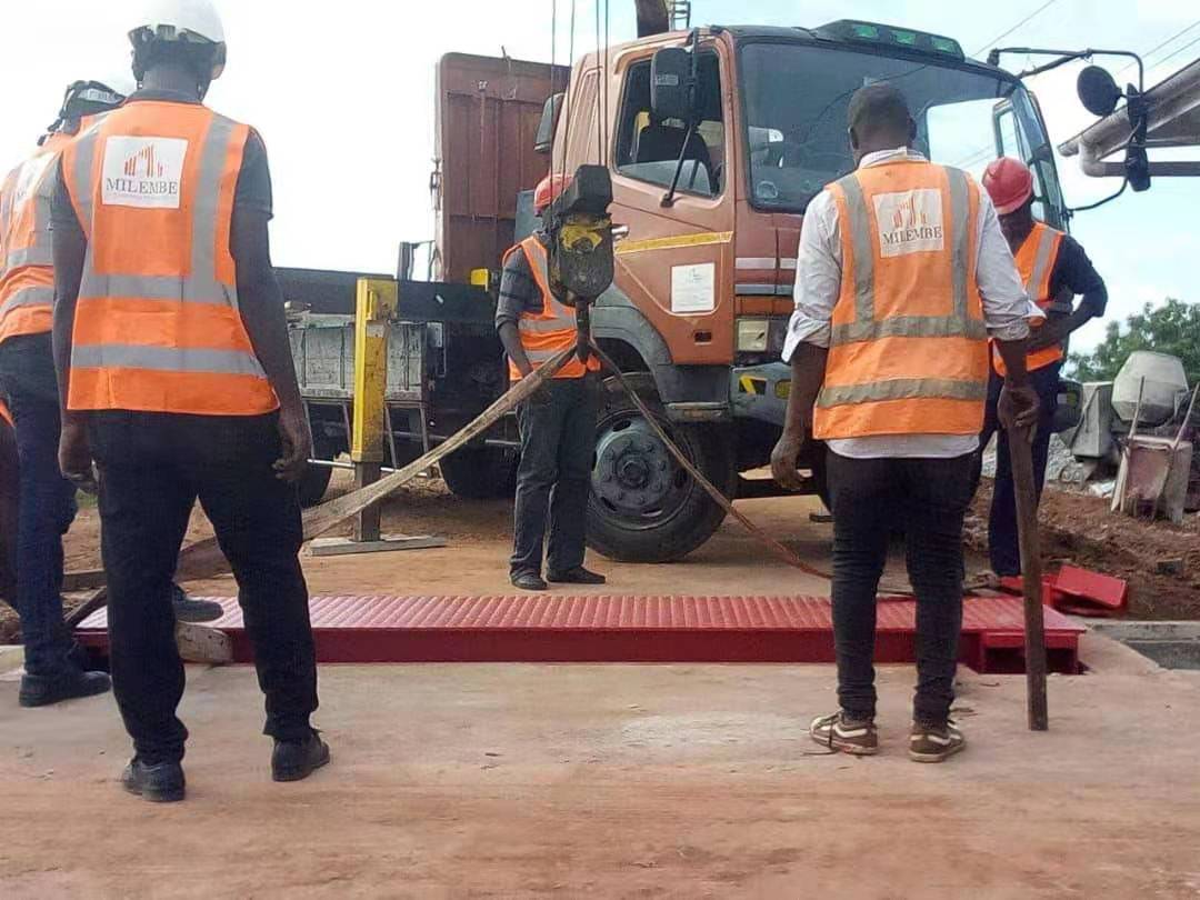 Camaweigh customers installing axle weigher